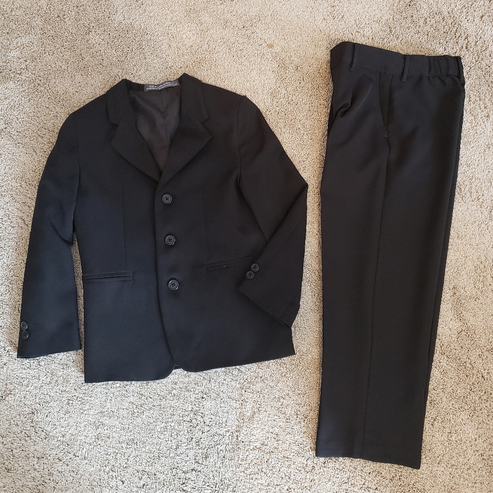 Perry Ellis Portfolio Suit
